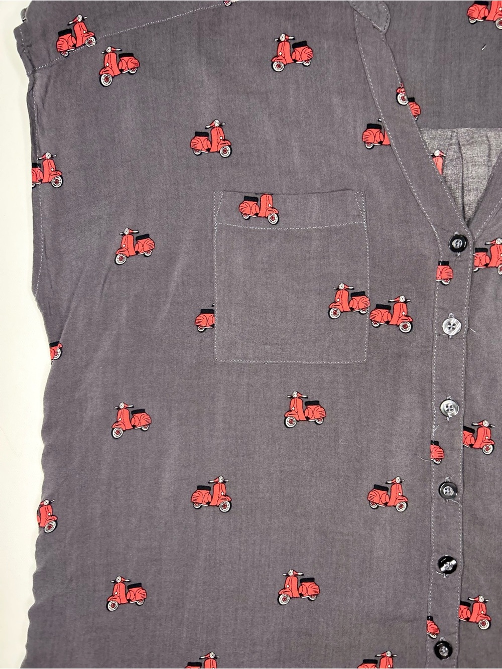 Torrid Grey Red Vespa Scooter Challis Dolman Blouse Top 00 - Picture 3 of 6